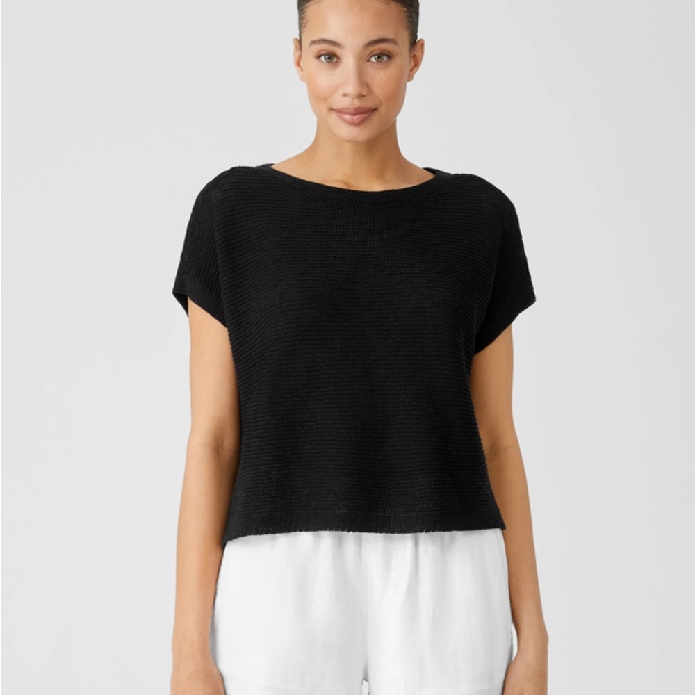 Cute linen boxy shirt, size medium. Slightly crop fit. Black. Size Medium
